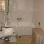 شقة Family-friendly Retreat *
